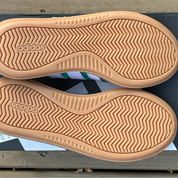 Adidas Green Casual Sneaker - Unisex Sizes US Womens 6 | 11 (Mens 4.5 | 9.5) NEW - Picture 8 of 10